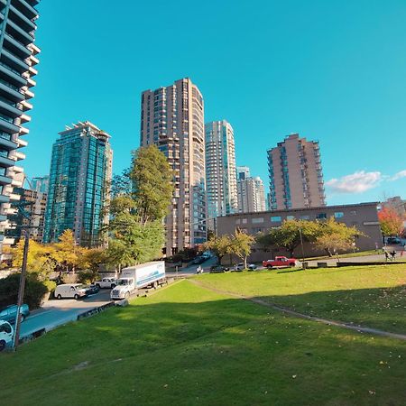 Divya Sutra Suites On Robson Downtown Vancouver Exterior foto