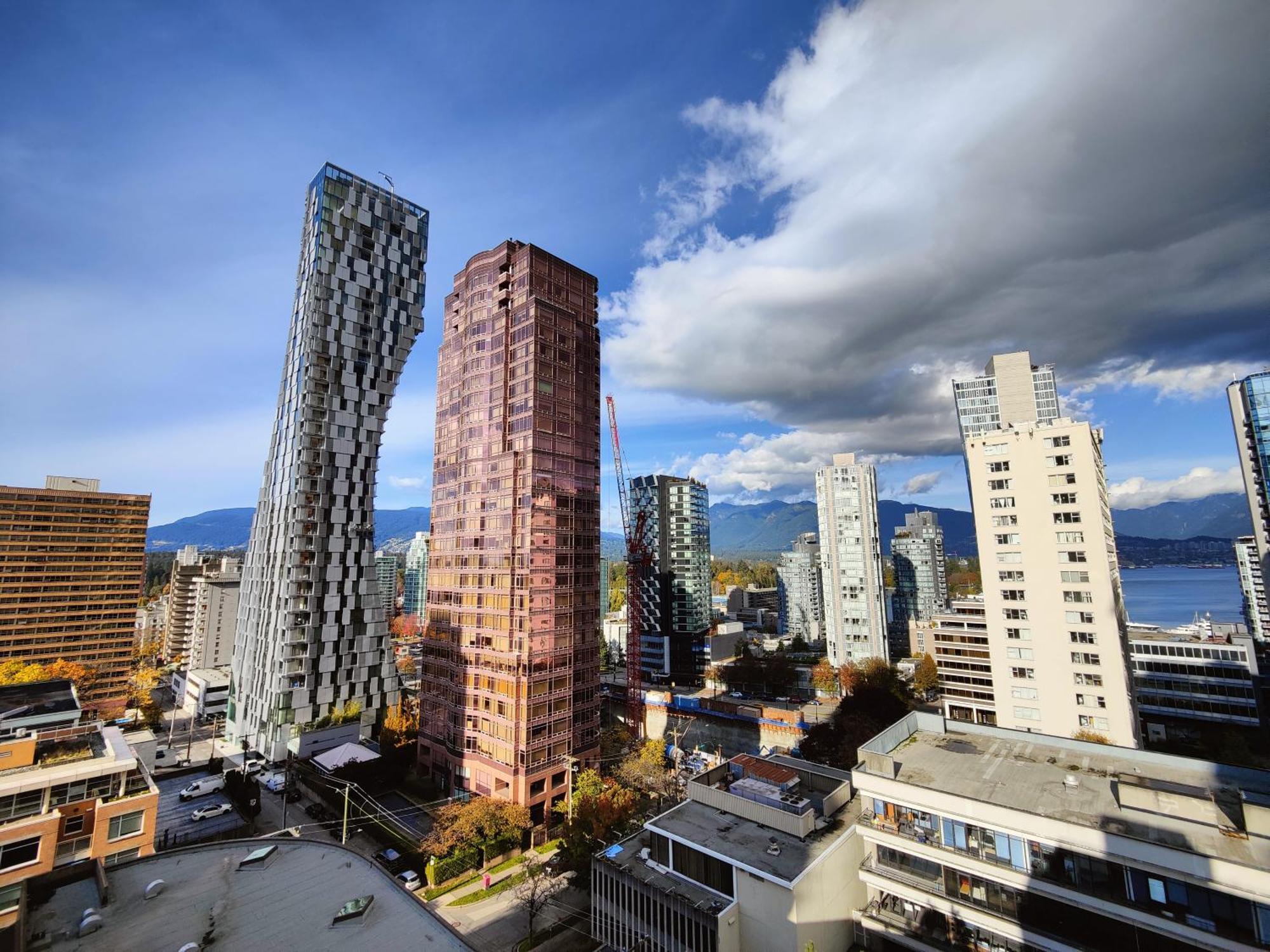 Divya Sutra Suites On Robson Downtown Vancouver Exterior foto